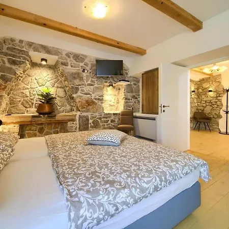Laura Comfortable Villa